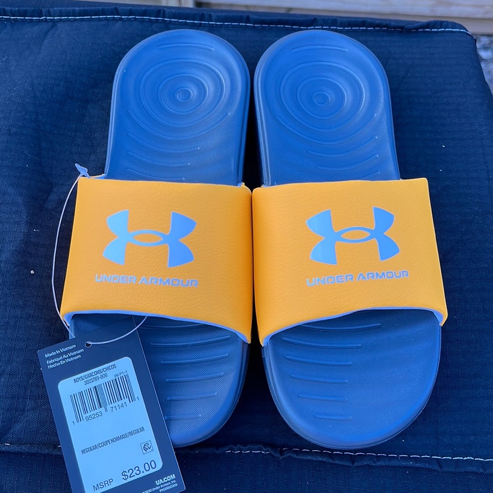 Under Armour Ansa Slides Size 6Y ( 7.5 womens)
